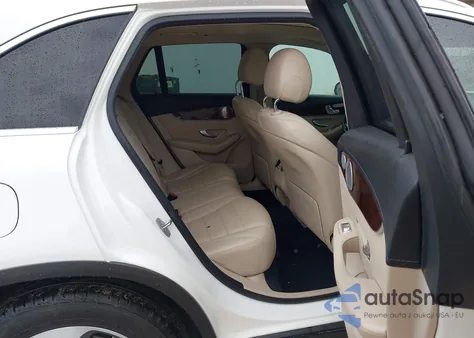 2019 Mercedes-Benz Glc 300 4Matic z USA, uszkodzony, nr VIN WDC0G4KB5KF605966